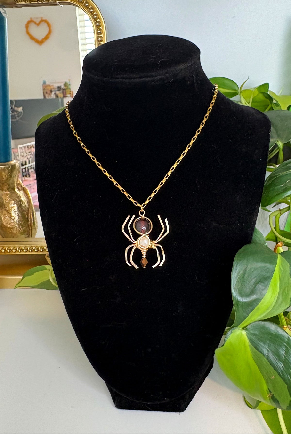 Agate Whispering Weaver Pendant